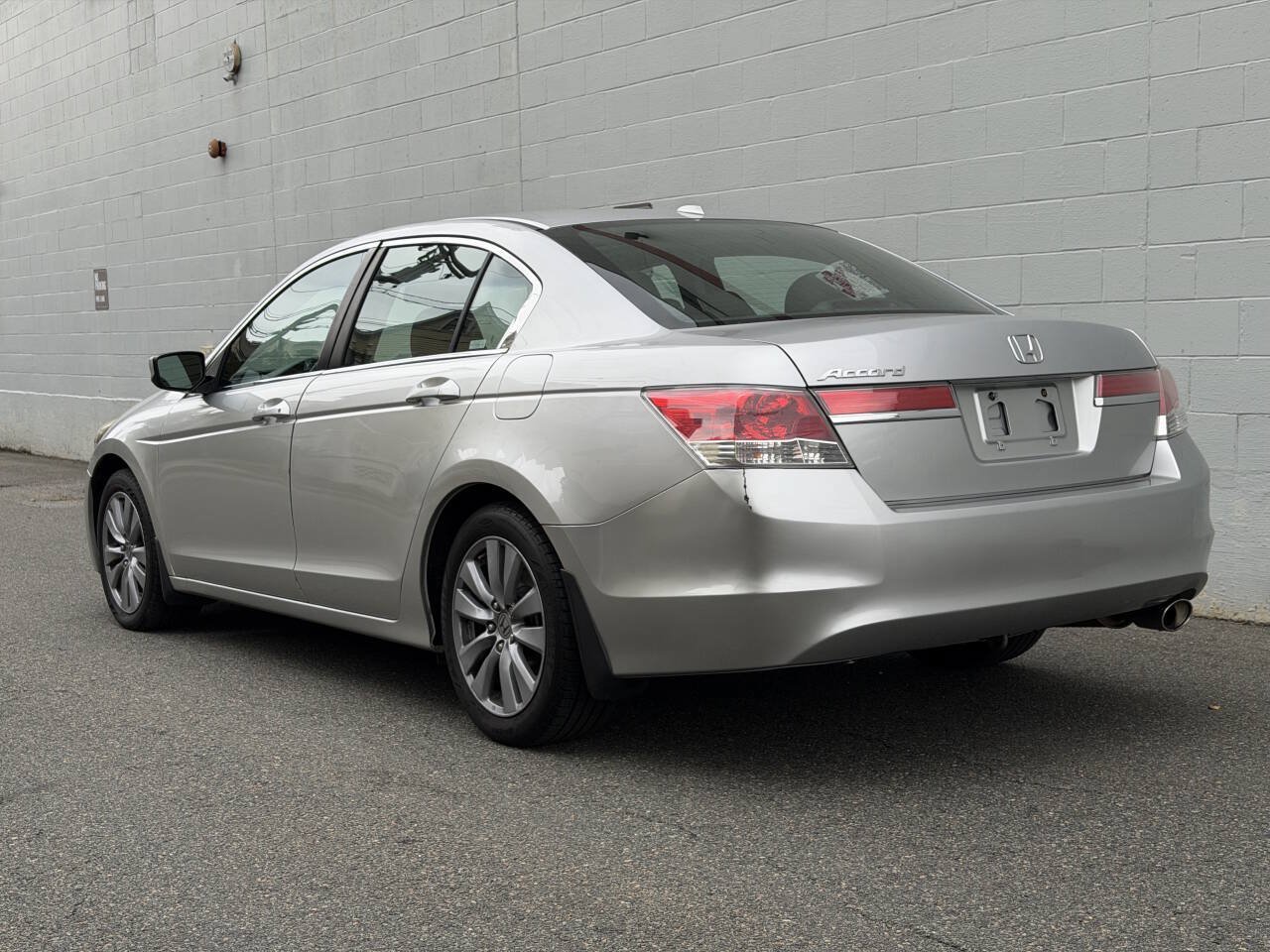 Used 2011 Honda Accord EX-L image 3