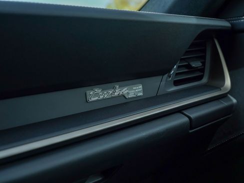 Used 2025 Porsche 911 Turbo image 32