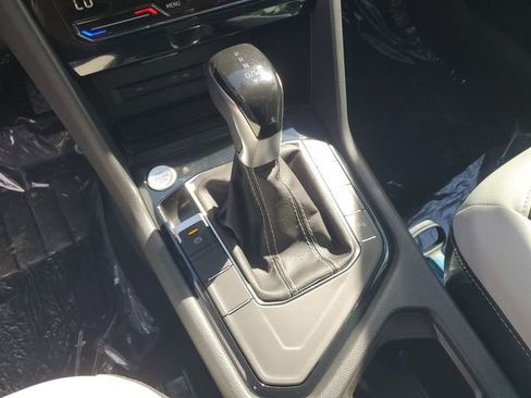 New 2026 Volkswagen Taos SE FWD image 25