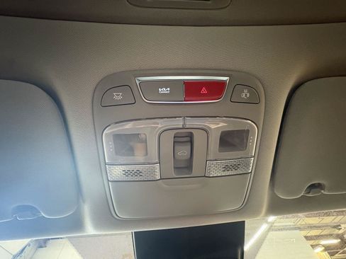 Used 2025 Kia Telluride S AWD/4WD image 30