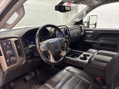 Used 2015 GMC Sierra 2500 Denali image 16