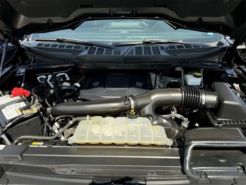 Used 2022 Ford F150 Platinum w/ Trailer Tow Package image 31