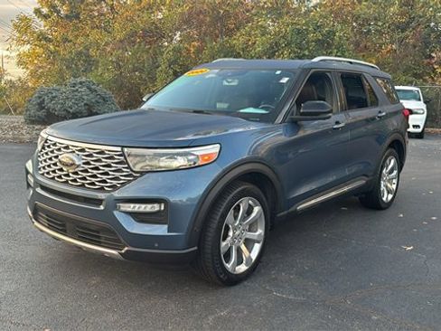 Used 2020 Ford Explorer Platinum w/ Premium Technology Package image 2