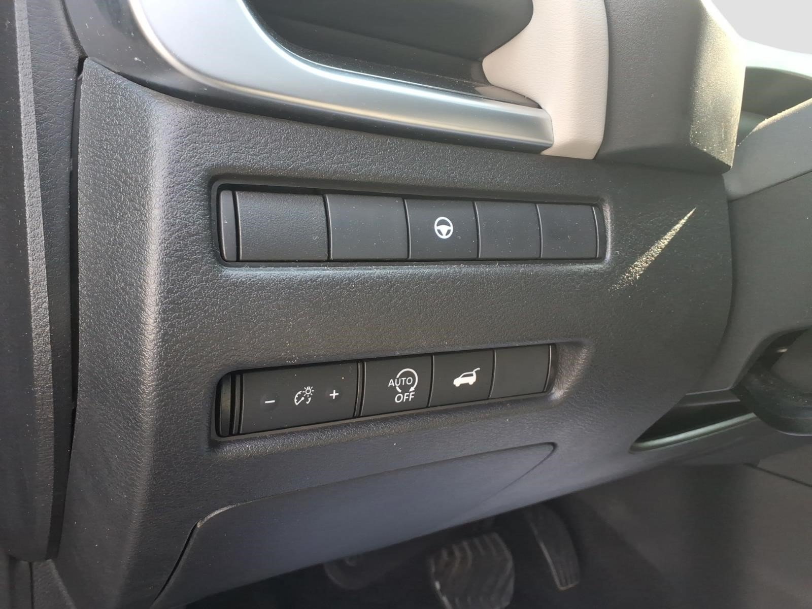 Used 2023 Nissan Rogue SV w/ SV Premium B Package AWD/4WD image 18