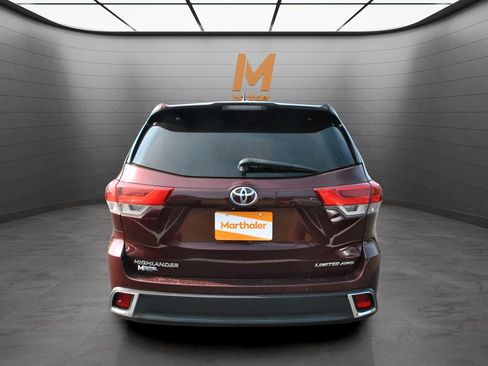 Used 2017 Toyota Highlander Limited AWD/4WD image 3