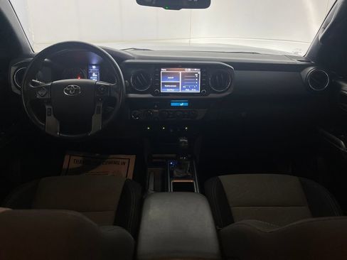 Used 2021 Toyota Tacoma TRD Off-Road image 31