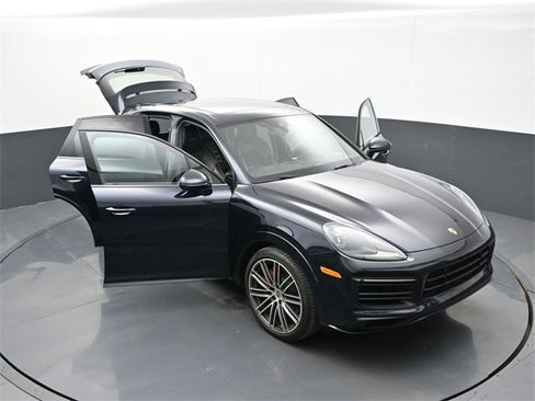 Used 2021 Porsche Cayenne GTS image 30
