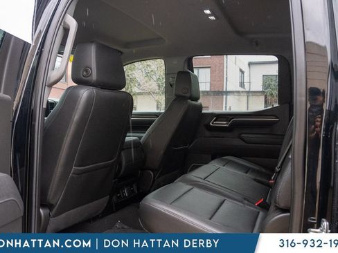 Used 2025 GMC Sierra 1500 SLT AWD/4WD image 17