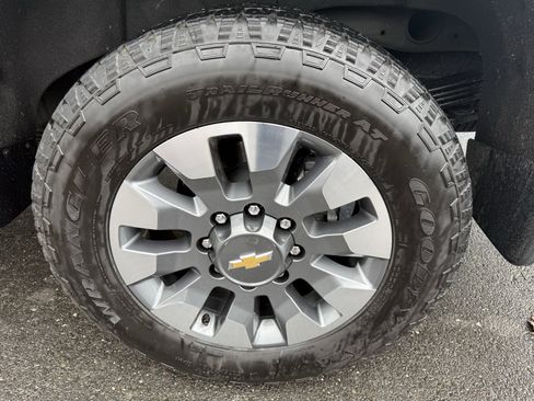 Used 2025 Chevrolet Silverado 2500 LT w/ All Star Edition image 12