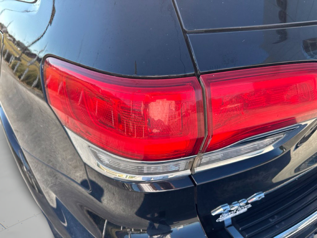 Used 2018 Jeep Grand Cherokee Overland AWD/4WD image 40