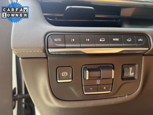 Used 2021 Cadillac Escalade Premium Luxury w/ Driver Assist Tech Package AWD/4WD image 17