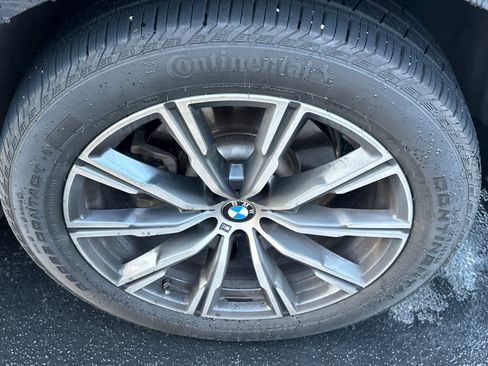 Used 2021 BMW X5 xDrive40i w/ M Sport Package image 17