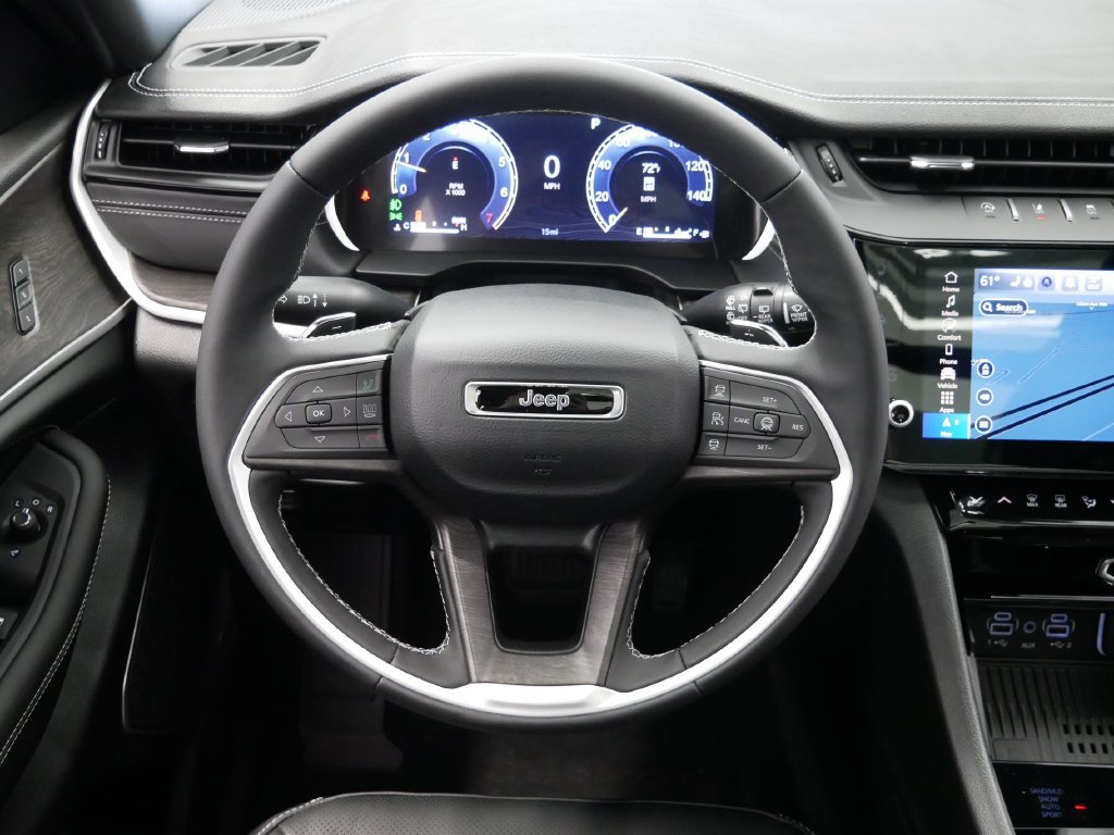New 2027 Jeep Grand Cherokee Limited AWD/4WD image 17