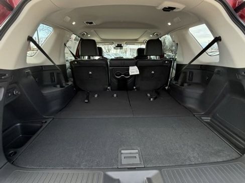 New 2025 Honda Pilot Touring image 9