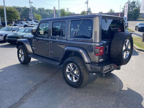 Used 2018 Jeep Wrangler Unlimited Sahara AWD/4WD image 5