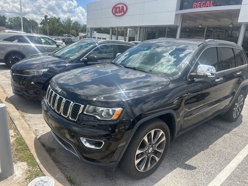 Used 2018 Jeep Grand Cherokee Limited RWD image 16