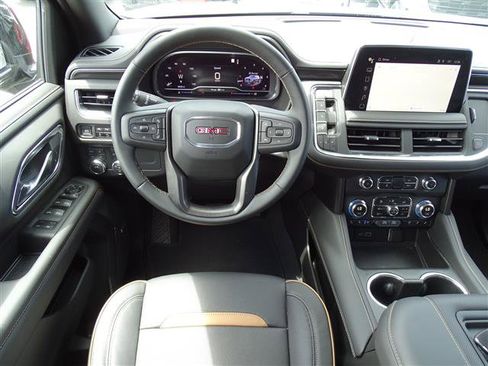 Used 2023 GMC Yukon XL AT4 image 9