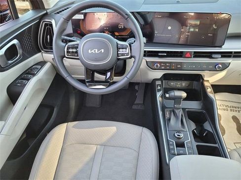 New 2025 Kia Sorento S w/ Panoramic Sunroof Package image 8