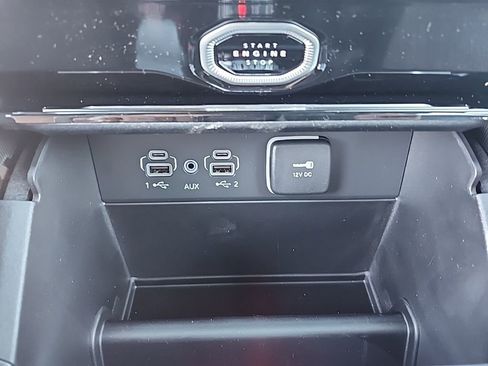New 2026 Jeep Grand Cherokee Limited w/ Limited Altitude Package AWD/4WD image 10