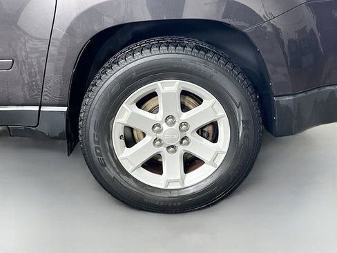 Used 2015 GMC Acadia SLE FWD image 8