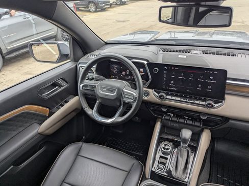 Used 2023 GMC Canyon Denali image 25