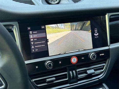 Used 2025 Porsche Macan image 26