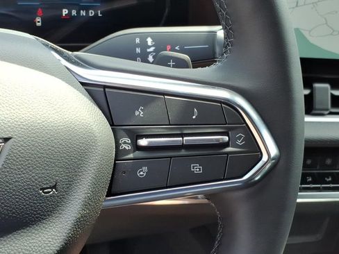 New 2026 Chevrolet Equinox LT w/ Convenience Package II FWD image 17