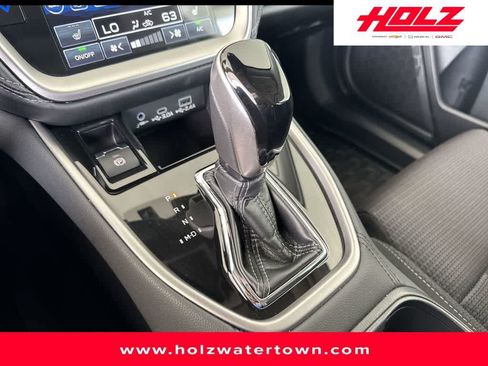 Used 2024 Subaru Outback Premium AWD/4WD image 19