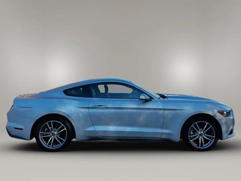 Used 2016 Ford Mustang Coupe RWD image 7