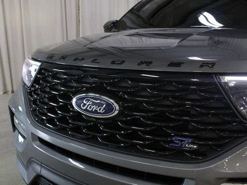 Used 2023 Ford Explorer ST-Line w/ Class IV Trailer Tow Package AWD/4WD image 36