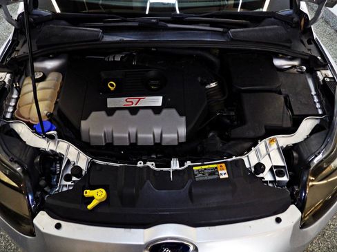 Used 2013 Ford Focus ST FWD image 22