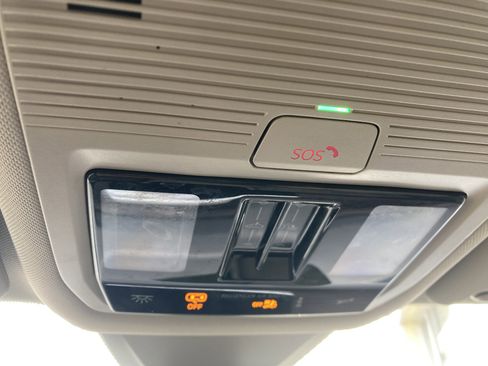 Certified 2025 Volkswagen Atlas SEL image 22