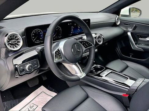Used 2025 Mercedes-Benz CLA 250 4MATIC image 20