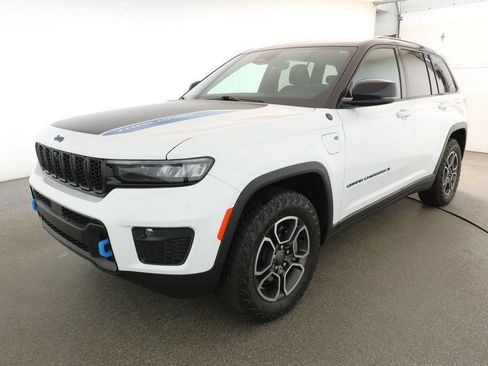 Used 2023 Jeep Grand Cherokee Trailhawk image 1
