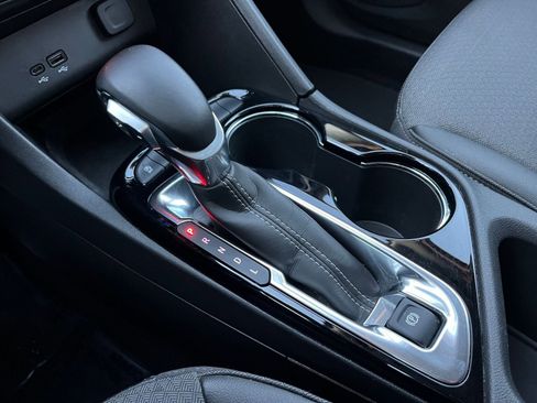 Used 2025 Buick Encore GX Preferred image 40