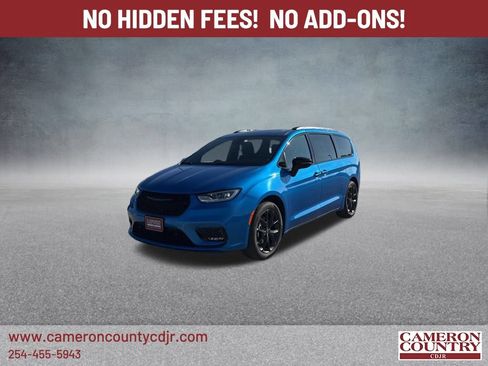 New 2026 Chrysler Pacifica Limited w/ S Appearance Package FWD image 8