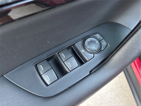 Used 2019 Chevrolet Blazer RS w/ Sun and Wheels Package image 21