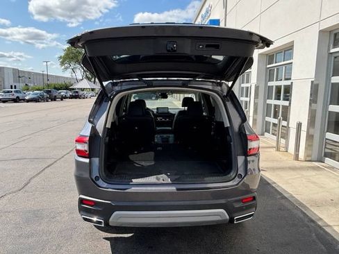 Used 2023 Honda Pilot Touring image 10