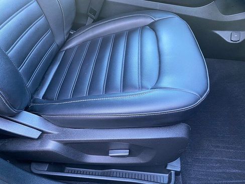 Used 2022 Ford Edge SEL w/ Convenience Package image 28