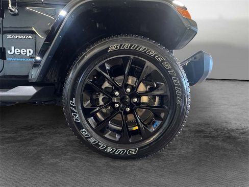 Used 2023 Jeep Wrangler Unlimited Sahara w/ Cold Weather Group image 11