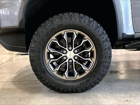 Used 2021 Chevrolet Colorado ZR2 AWD/4WD image 7