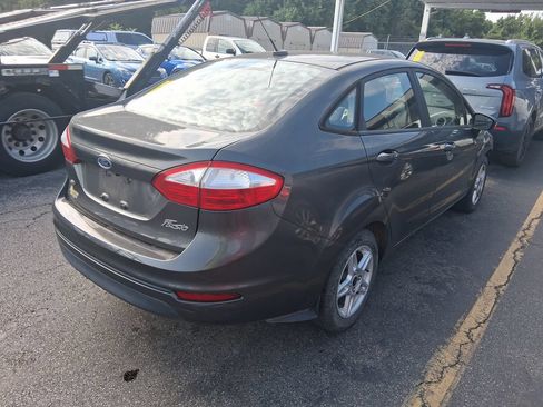 Used 2018 Ford Fiesta SE w/ Cold Weather Package FWD image 3