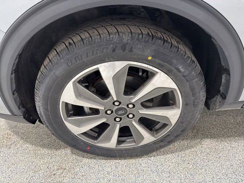 Used 2024 Ford Escape Platinum image 37