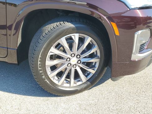 Used 2022 Chevrolet Traverse Premier FWD image 6