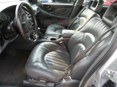 Used 2002 Pontiac Bonneville SE w/ 1SC Opt Pkg image 9