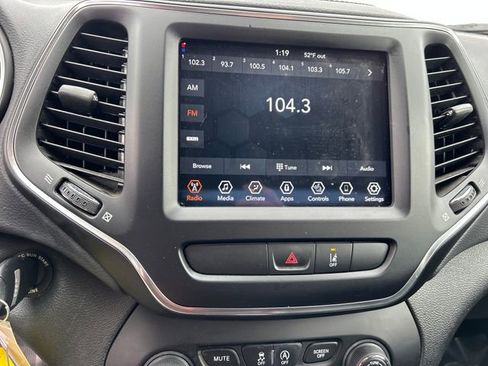 Used 2022 Jeep Cherokee Latitude w/ Trailer Tow Group image 27