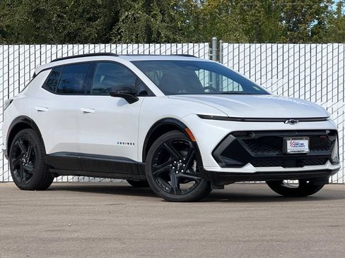 New 2025 Chevrolet Equinox EV RS image 2
