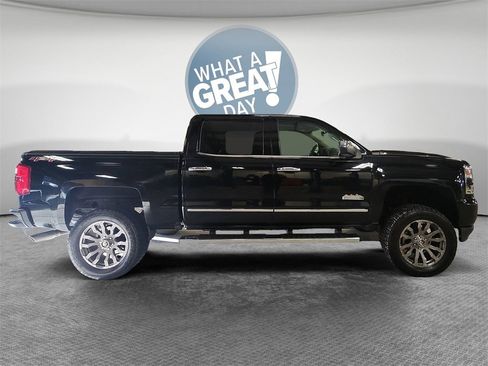 Used 2018 Chevrolet Silverado 1500 High Country image 2