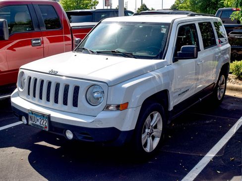 Used 2015 Jeep Patriot Latitude AWD/4WD image 12
