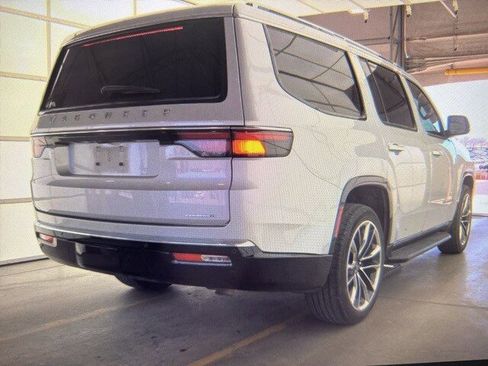 Used 2022 Jeep Wagoneer Series II w/ Premium Group I image 4